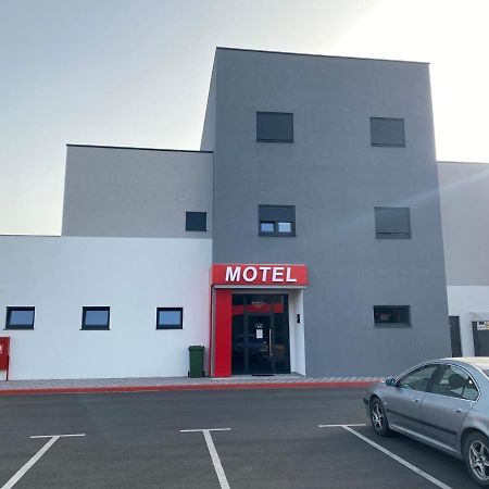 Belamionix Motel Bosanski Samac Екстериор снимка